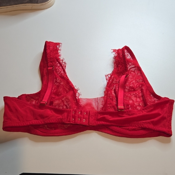 Victoria's Secret Dream Angels Unlined Lace Bra Sz 38C E - Picture 2 of 4